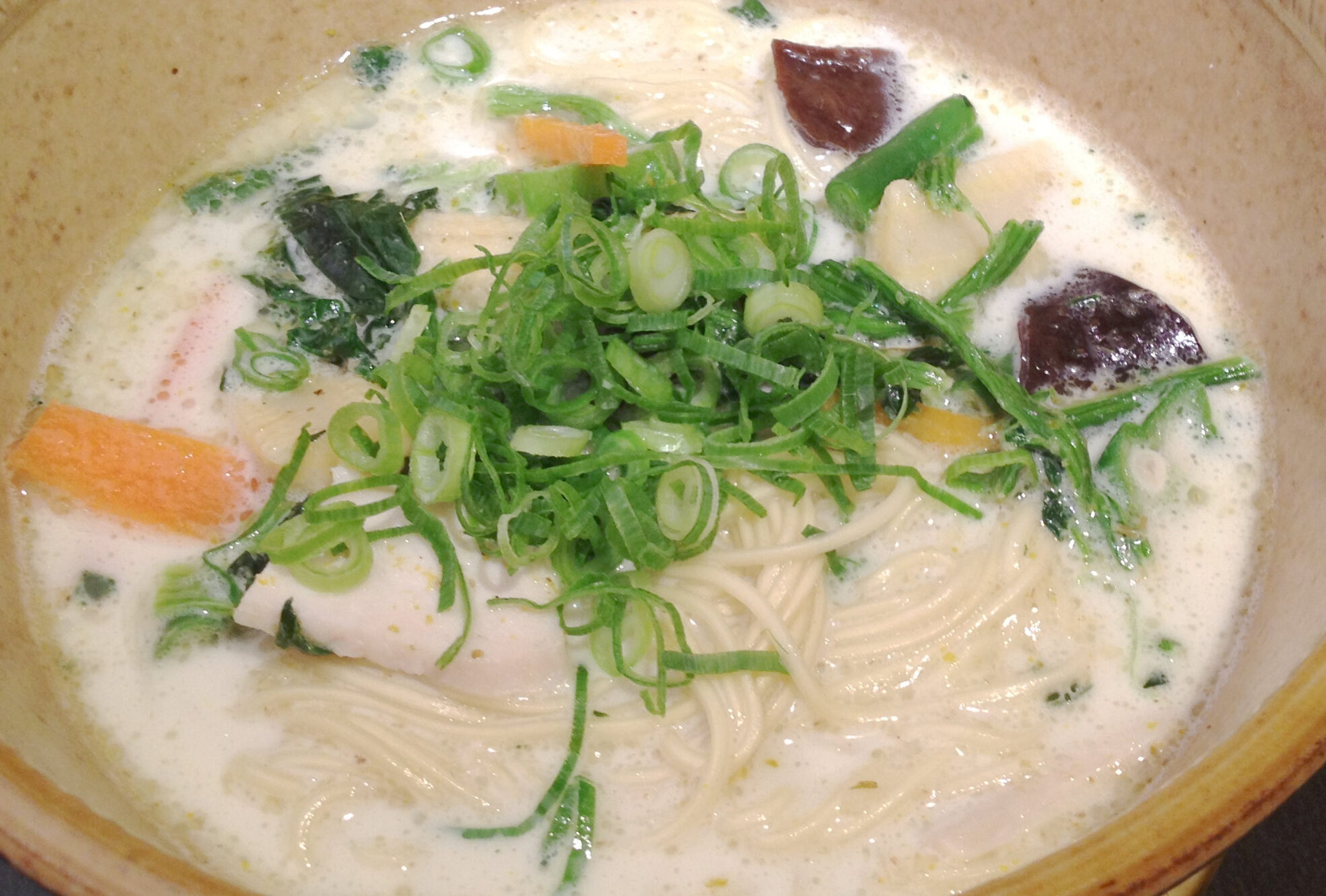 グリーンカレーラーメン